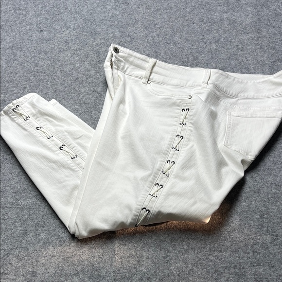 torrid Denim - Torrid white‎ straight comfort Lace-Up Pants zs 20R